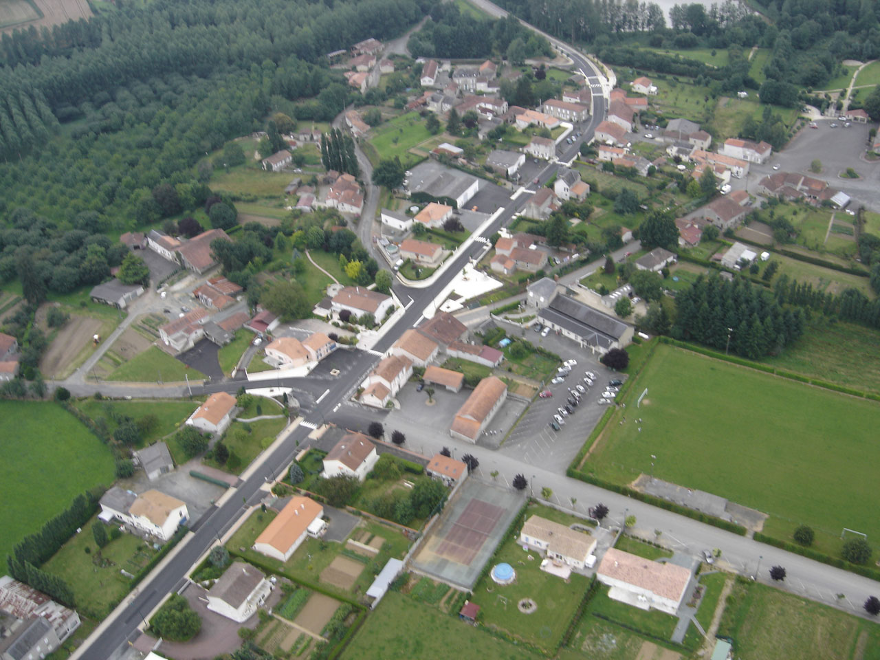 Vue aérienne de Vernoux-en-Gâtine - Agrandir l'image (fenêtre modale)